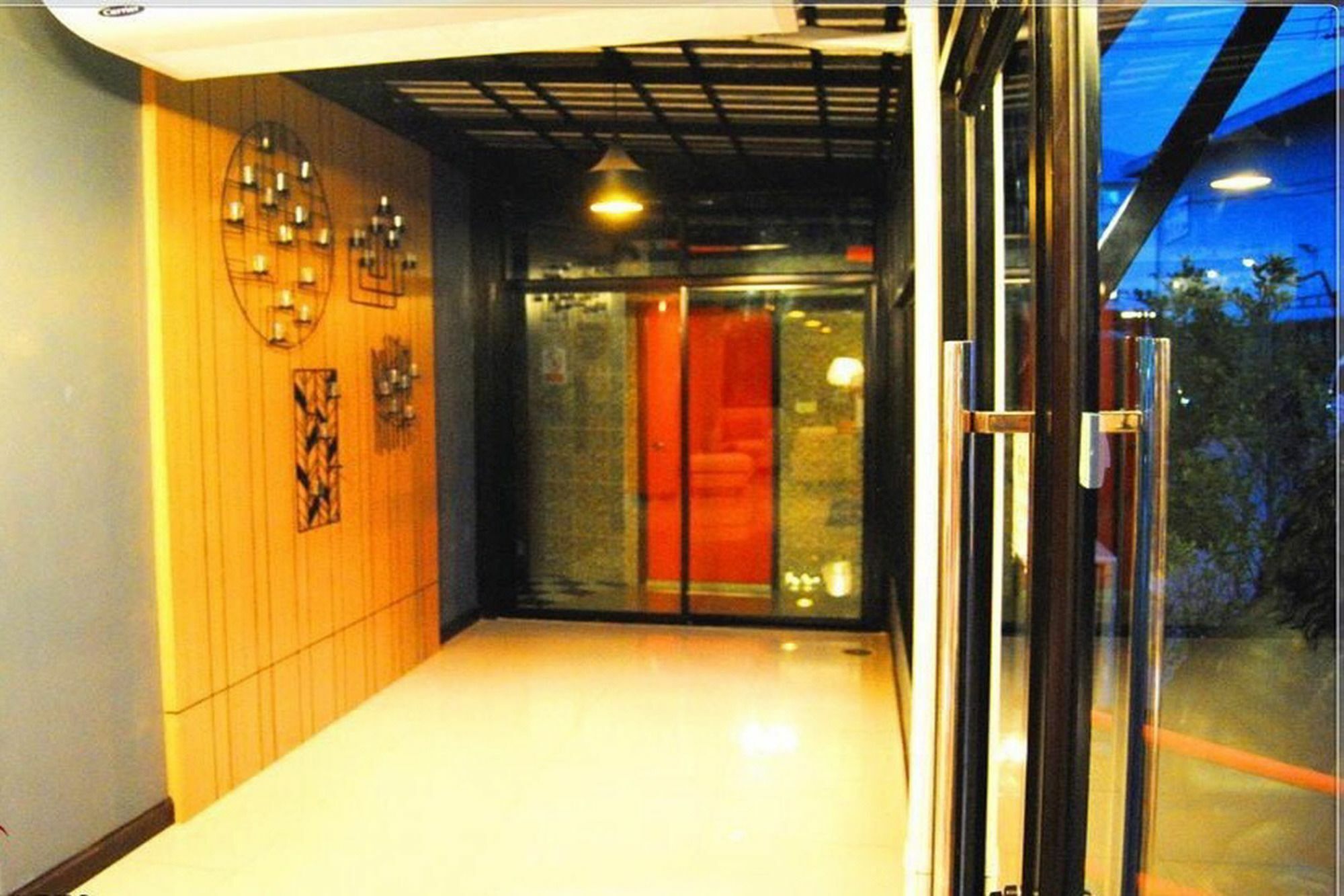 Uplus Uhome Residence Pattaya Zewnętrze zdjęcie